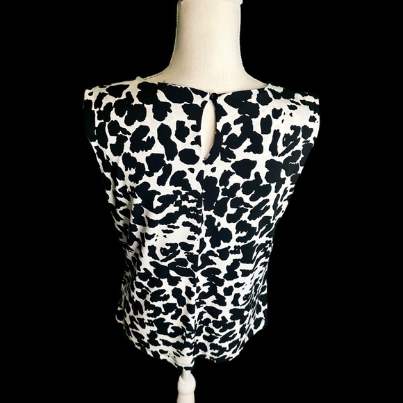 Calvin Klein 'Sleeveless Pleat Neck Abstract Print Knit Top' in Black & White L - Picture 8 of 10